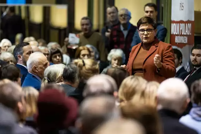 Spotkanie z Beatą Szydło w hali Sokoła.