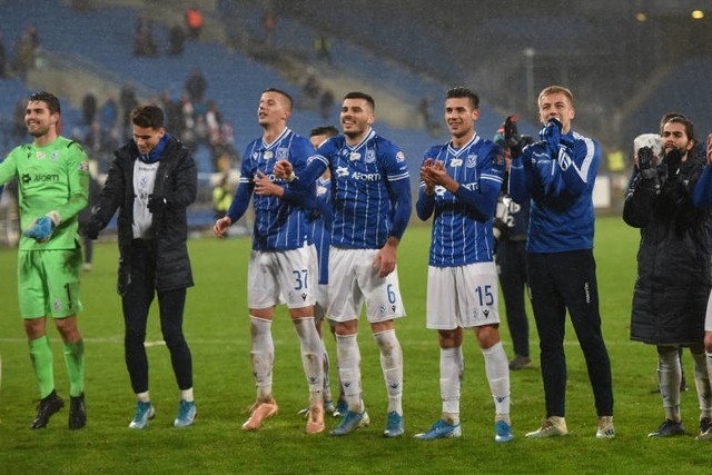 Lech Poznań pokonał w sobotę ŁKS 2:0. Kolejorz wygrał zasłużenie i awansował na szóste miejsce w tabeli. Oto pięć wniosków po sobotnim meczu.Czytaj dalej --->