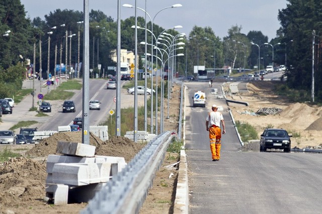 Trwają prace na ulicy Zambrowskiej.