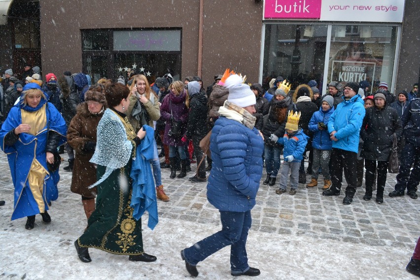 Orszak Trzech Króli w Cieszynie z prezydentem Andrzejem Dudą i Agatą Dudą ZDJĘCIA i WIDEO