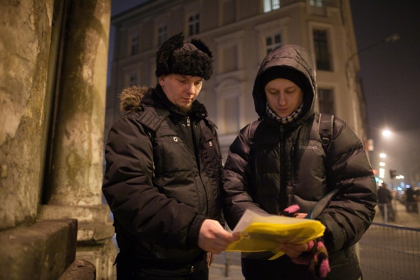 Akcja liczenia bezdomnych w Łodzi. Wolontariusze, streetworkerzy i MOPS wyszli na ulice [ZDJĘCIA]