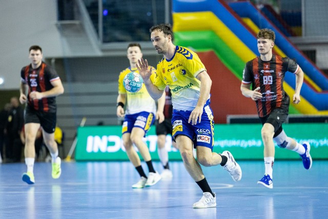 W środy - 27 marca i 3 kwietnia o godzinie 18.45 - piłkarze ręczni Industrii Kielce zagrają z duńskim GOG Handbold w fazie play-off EHF Ligi Mistrzów. Na zdjęciu Igor Karacić.