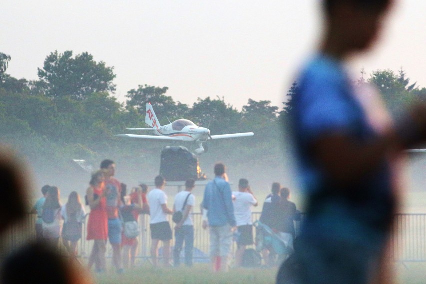 Air Festival Świdnik. Taniec Biało - Czerwonych Iskier na niebie [ZDJĘCIA, WIDEO]