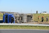 Wypadek na autostradzie A4 koło Tarnowa. Przewrócona ciężarówka blokuje jezdnię w kierunku Krakowa [ZDJĘCIA]