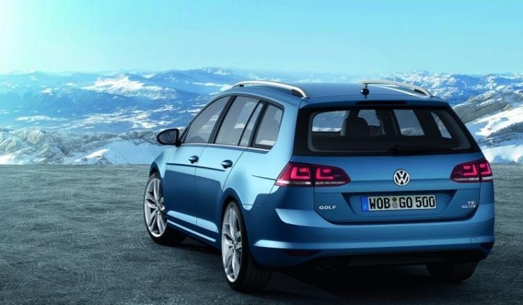 Nowy Volkswagen Golf kombi już w polskich salonach