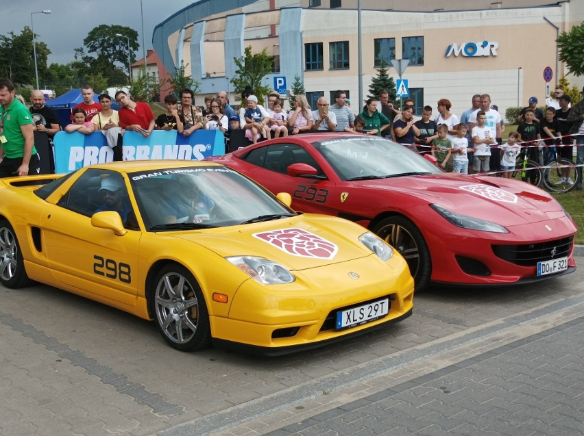 Ostrów Mazowiecka. Gran Turismo Polonia 2022. Supersamochody przyjechały do Ostrowi 8.07.2022