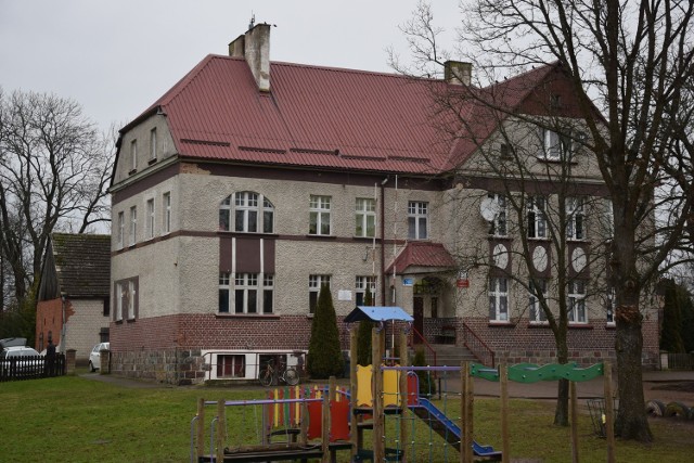 Szkoła w Mieszałkach