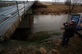 Rzeki na Dolnym Śląsku przekroczyły stany ostrzegawcze. To przez opady deszczu z ostatnich dni