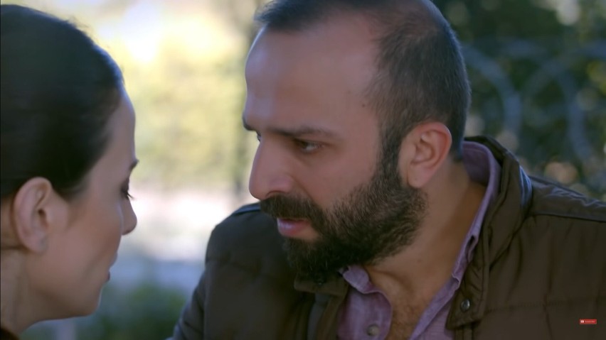 „Zranione ptaki” odcinek 182. Doğan postanawia pomóc Ayşe i Cemilowi. Melis jest o krok od podania Ulviye trucizny! [STRESZCZENIE ODCINKA]