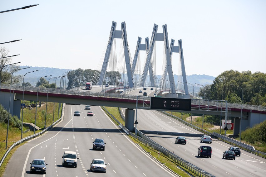 Most im. kard. Macharskiego, sześć nowych ulic, kłótnia o skwer Szymborskiej