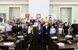 Młodzież z zagranicy będzie uczyć się w Kielcach, w poniedziałek spotkała się z prezydentem miasta