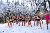 Polskie kajakarki kąpią się w śniegu w COS w Zakopanem!