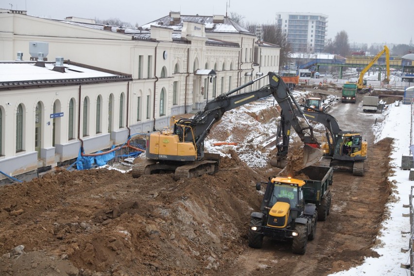 Białystok. Trwa modernizacja węzła kolejowego w ramach budowy Rail Baltiki. Na stacji głównej zostaną zamontowane schody ruchome