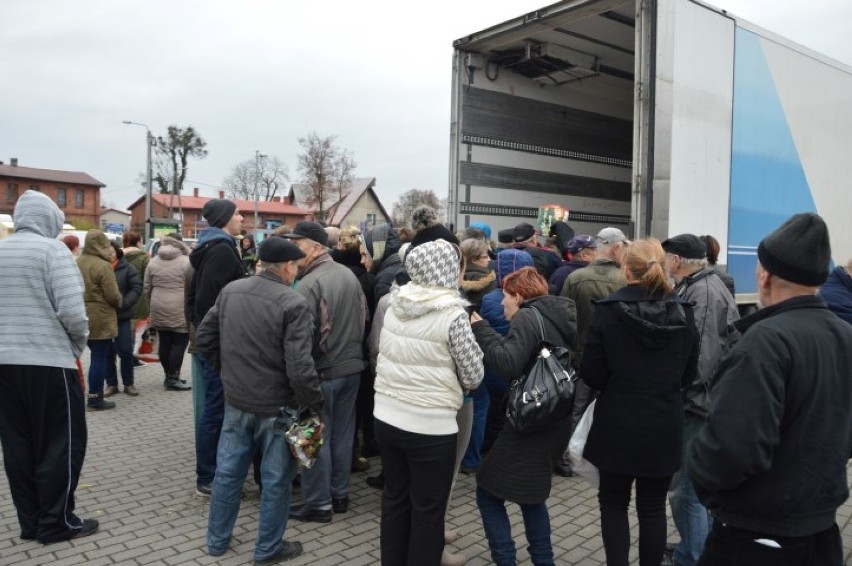 20 ton jabłek w Bolszewie rozdano w kilkadziesiąt minut...