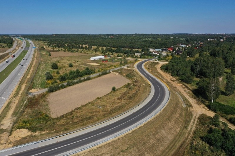 Odcinek autostrady A1, będący obwodnicą Częstochowy, jest...