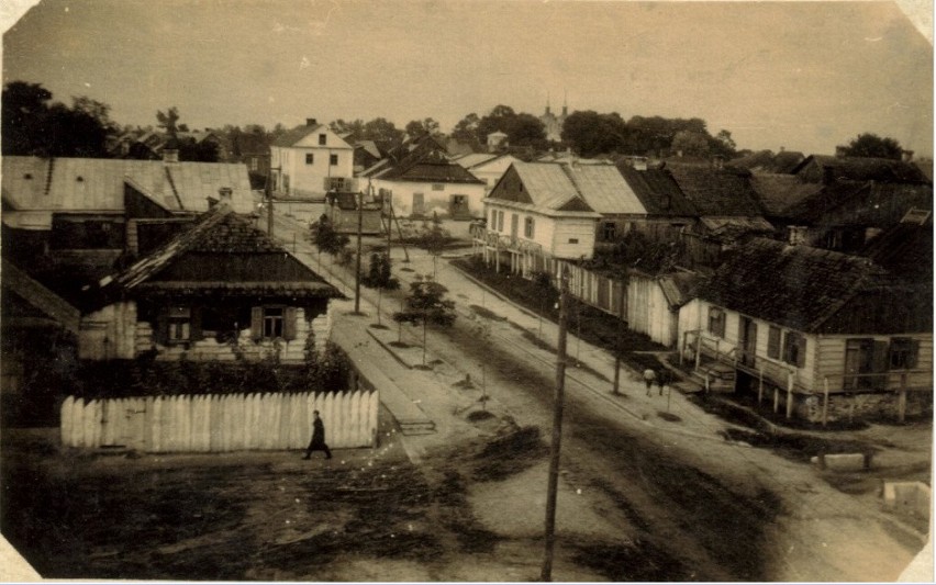 Dubienka na archiwalnym zdjęciu, panorama z synagogą.