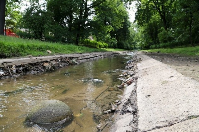 Nowy most ma stylistyką przypominać ten w ciągu ul. Świętojańskiej. Będą po dwa pasy ruchu w każdą stronę dla samochodów, do tego ponadpięciometrowe pasy po obu stronach dla pieszych i rowerzystów.