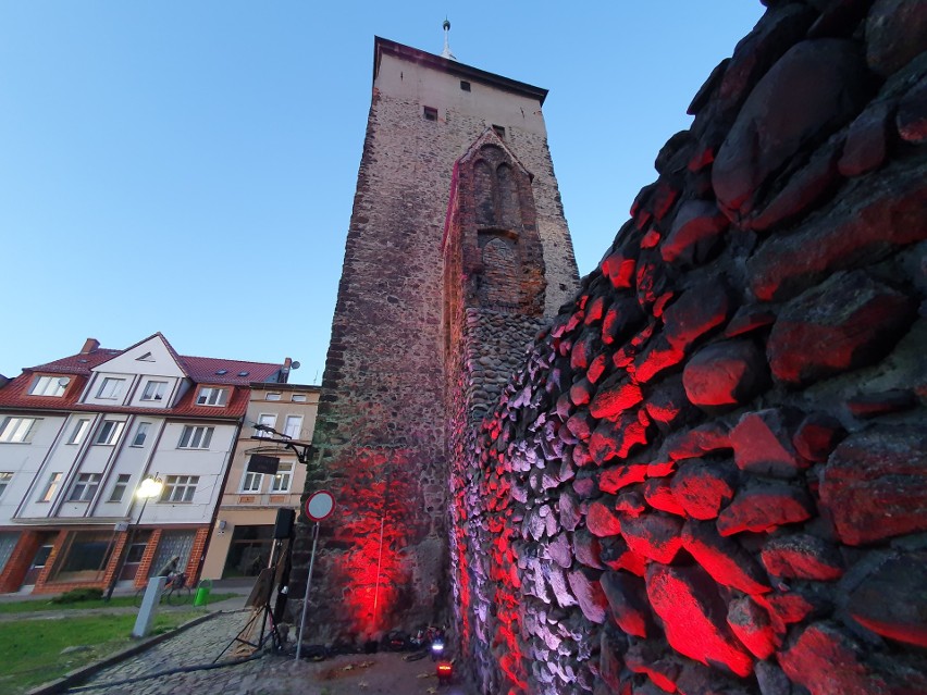 Uroczystego otwarcia wieży dokonała burmistrz Żar, Danuta...