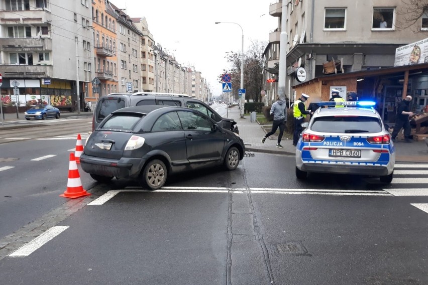 Wypadek na skrzyżowaniu ulic: Bujwida, Grunwaldzkiej i...