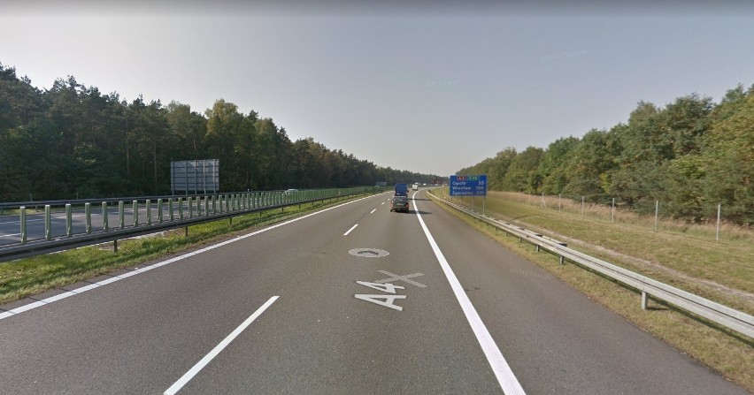 Na 250 km autostrady A4 doszło do zderzenia dwóch samochodów...