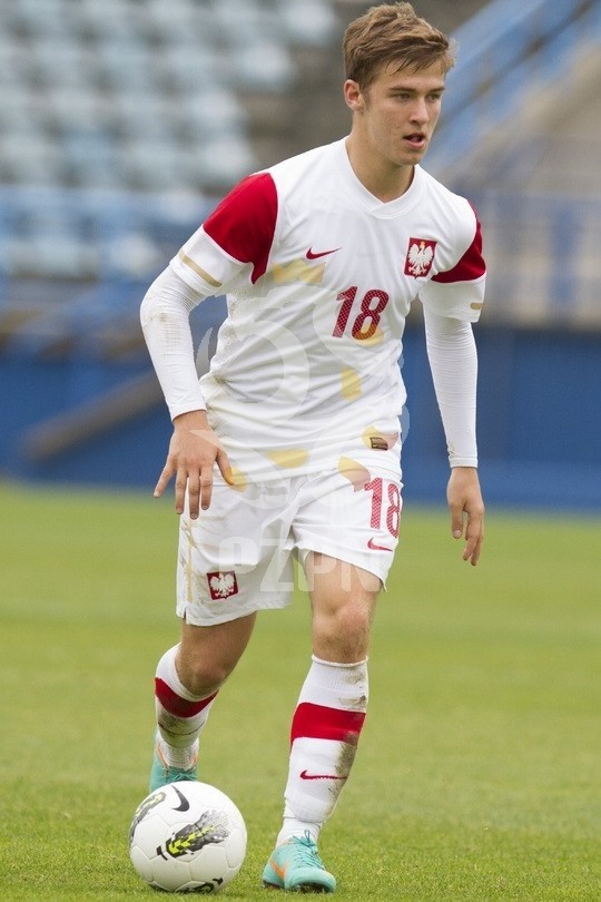 Martin Kobylański jest kapitanem reprezentacji Polski do 19 lat, prowadzonej przez Marcina Sasala, byłego trenera Korony. 