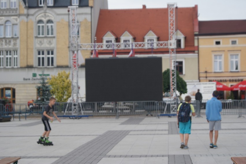 Euro 2016. Pszczyna: Strefa kibica na rynku już gotowa [ZDJĘCIA]