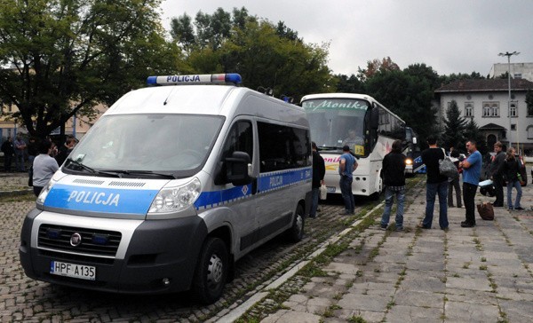 Autokary zostały sprawdzone przez policję. Ich stan techniczny nie budził wątpliwości.