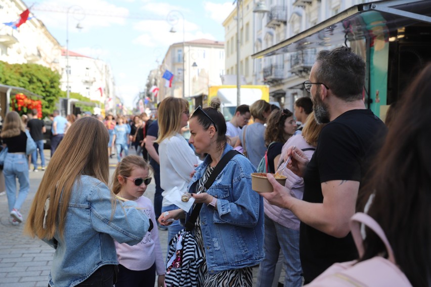 Prawdziwe tłumy na Street Food Festiwal w Kielcach. Kuszące zapachy i niespotykane potrawy. Zobaczcie zdjęcia