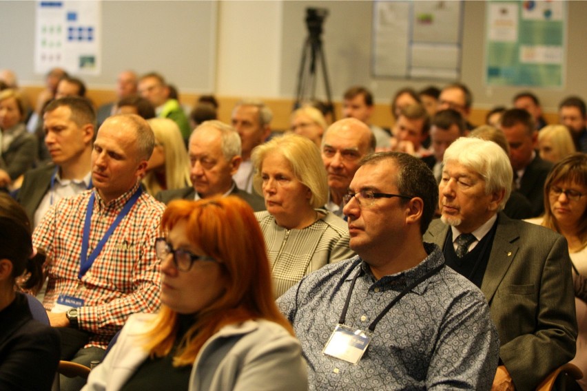 Konferencja otwierająca program monitoringu satelitarnego...