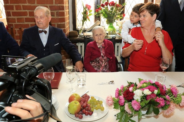 30 września 2017 r. swoje 100. urodziny świętowała Agata Marońska.