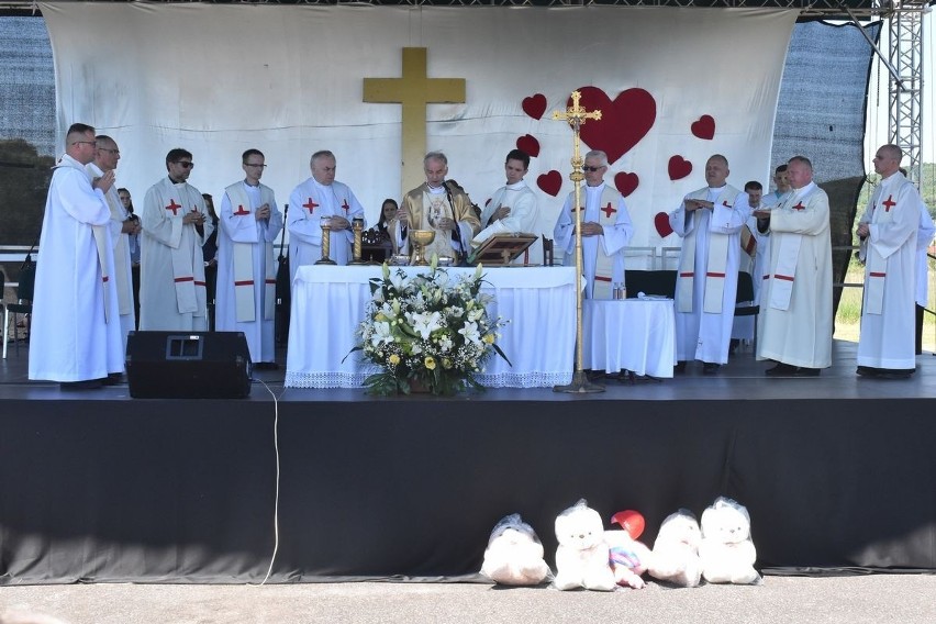 31. rocznica papieskiej mszy świętej w Masłowie: Zjechali niepełnosprawni z całego regionu