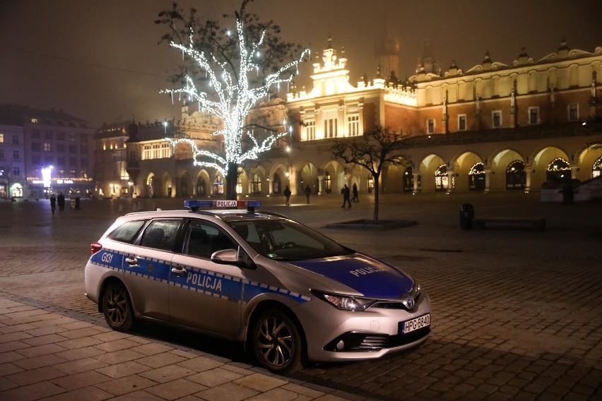Małopolska Policja podkreśla, że Nowy Rok 2021 witano bardzo...