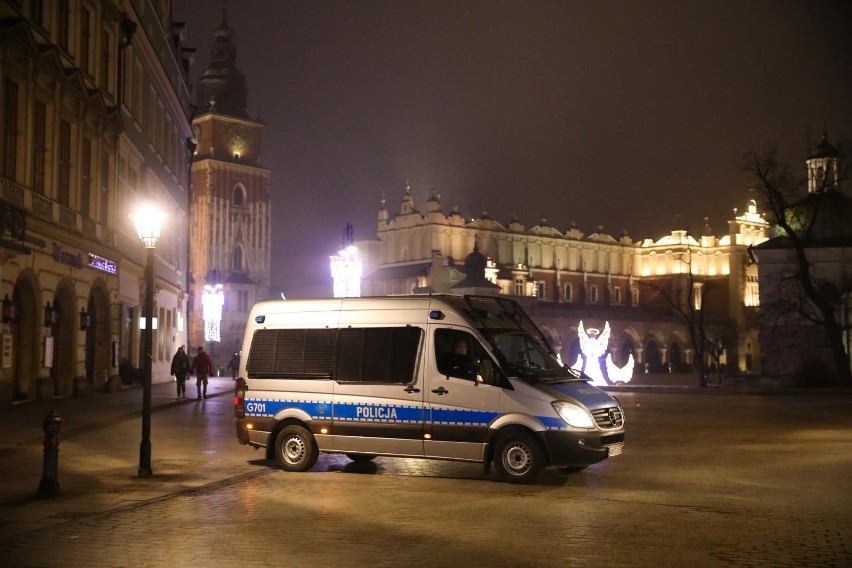 Małopolska Policja podkreśla, że Nowy Rok 2021 witano bardzo...