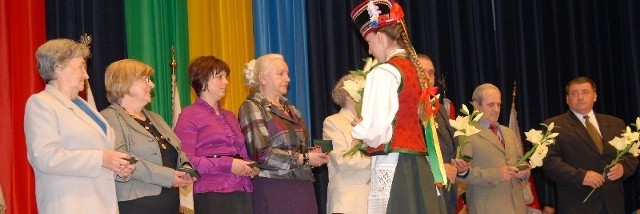 Część z odznaczonych &#8222;Za zasługi dla miasta Ostrołęki&#8221;