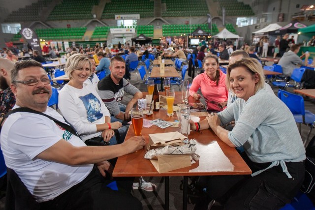 W weekend w hali "Łuczniczka" przy ul. Toruńskiej w Bydgoszczy odbył się festiwal piwa Beergoszcz. Miłośnicy złocistego trunku mieli okazję posmakować piwa z całej Polski. Zobaczcie naszą fotorelację!