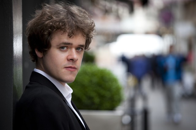 Solistą koncertu „Gwiazdy światowych estrad” w Filharmonii Poznańskiej będzie brytyjski pianista Benjamin Grosvenor