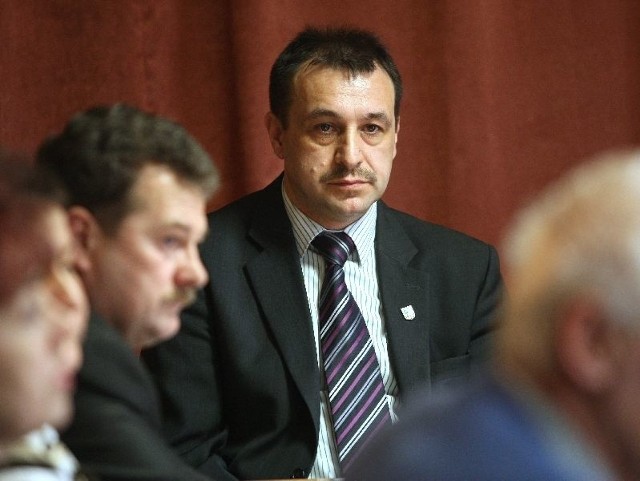 Spór dotyczący Andrzeja Pedrycza ciągnął się od marca.