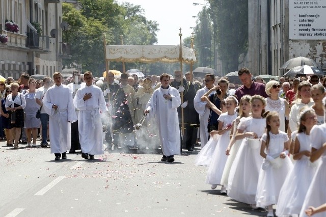 W czwartek, 11 czerwca Kościół katolicki obchodzi święto Bożego Ciała, podczas którego odbywają się procesje. Niektóre parafie w Łodzi z nich zrezygnowały lub skróciły z powodu epidemii.WIĘCEJ NA KOLEJNYM SLAJDZIE