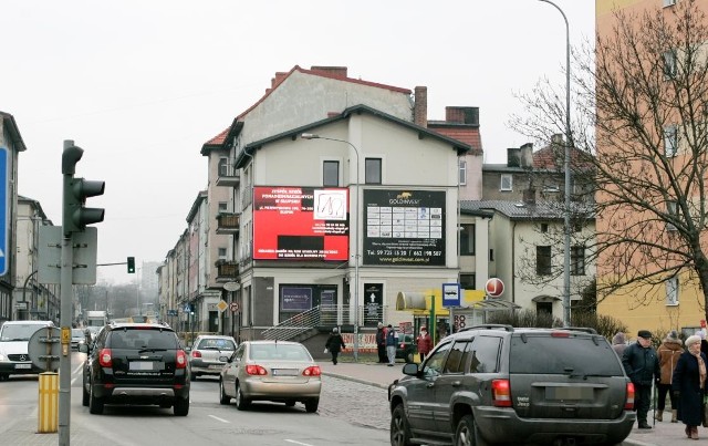 Telebim znajduje się niedaleko przejścia dla pieszych przy ul. Wolności. Zdaniem czytelnika, rozprasza kierowców.