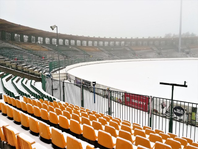 Tak wyglądał stadion żużlowy Falubazu Zielona Góra kilka dni przed Wielkanocą.