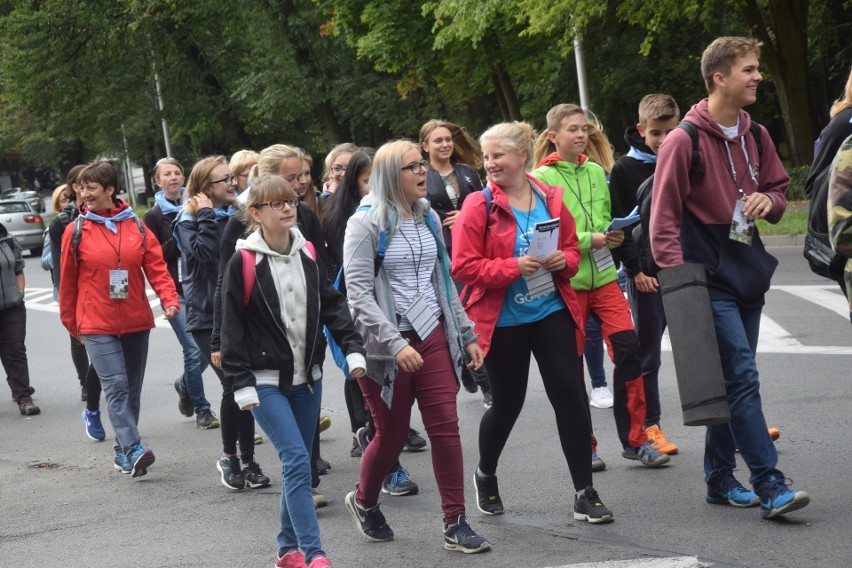 Zawierciańska Piesza Pielgrzymka idzie na Jasną Górę ZDJĘCIA