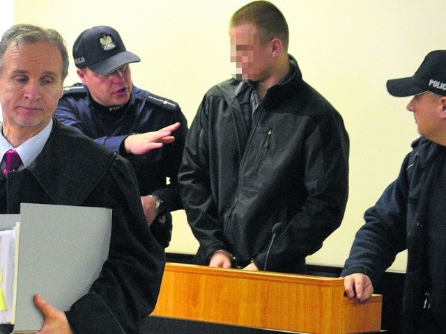 Oskarżony Andrzej U. po wysłuchaniu sentencji i ustnego uzasadnienia wyroku został wyprowadzony z sali rozpraw.