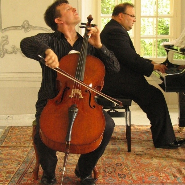 Tomasz Strahl i Artur Jaroń zagrali z pasją utwory Chopina.