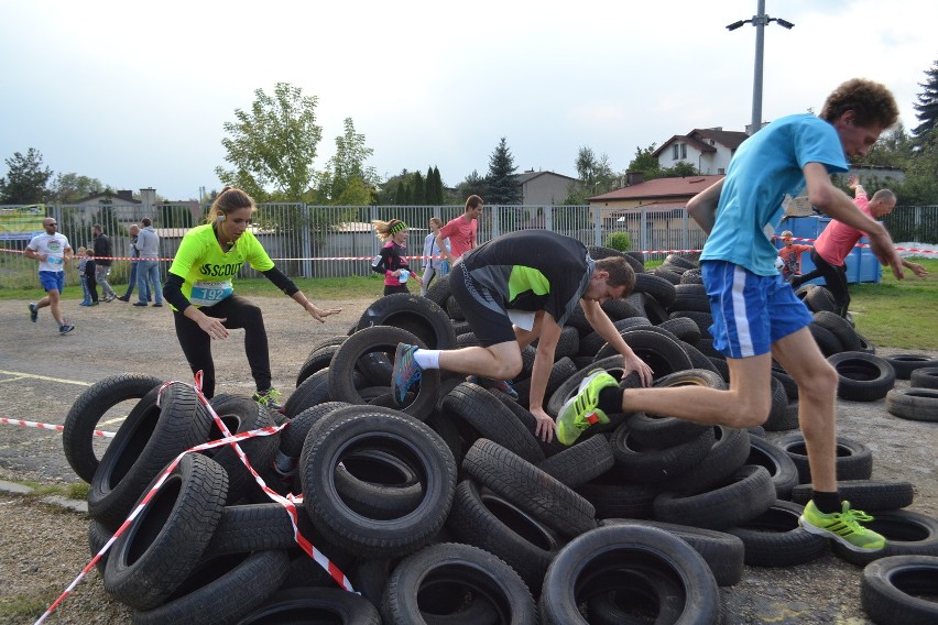 City Cross Częstochowa: 230 biegaczy na trasie miejskiego katorżnika [ZDJĘCIA]