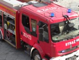 Pożar na os. Piastowskim - strażacy uratowali kobietę