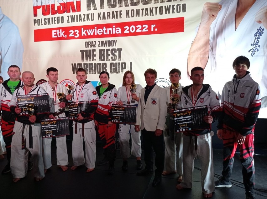Sześć medali zdobyli zawodnicy Kieleckiego Klubu Karate Kyokyshin Koronea na Mistrzostwach Polski Polskiego Związku Karate Kontaktowego