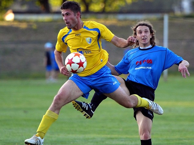 Stal Sanok (żółte koszulki) zremisowała w Przemyślu 3-3.