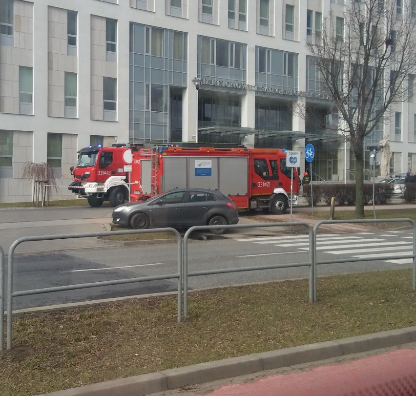 W Radomiu ewakuowano budynki Sądu Rejonowego i Okręgowego przy ulicy Warszawskiej. Pod numer 112 przyszło zgłoszenie o ładunku wybuchowym