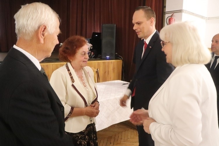 Złote Gody i medale za długoletnie pożycie małżeńskie w gminie Ulanów. Było aż 36 par. Zobaczcie zdjęcia