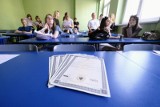 Awantura o próbną maturę. Liceum z Poznania pobiera za nią opłatę. Aktywiści protestują, dyrekcja szkoły się tłumaczy